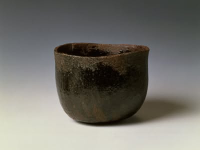 黒茶碗 村雲 光悦作 楽美術館蔵 江戸時代