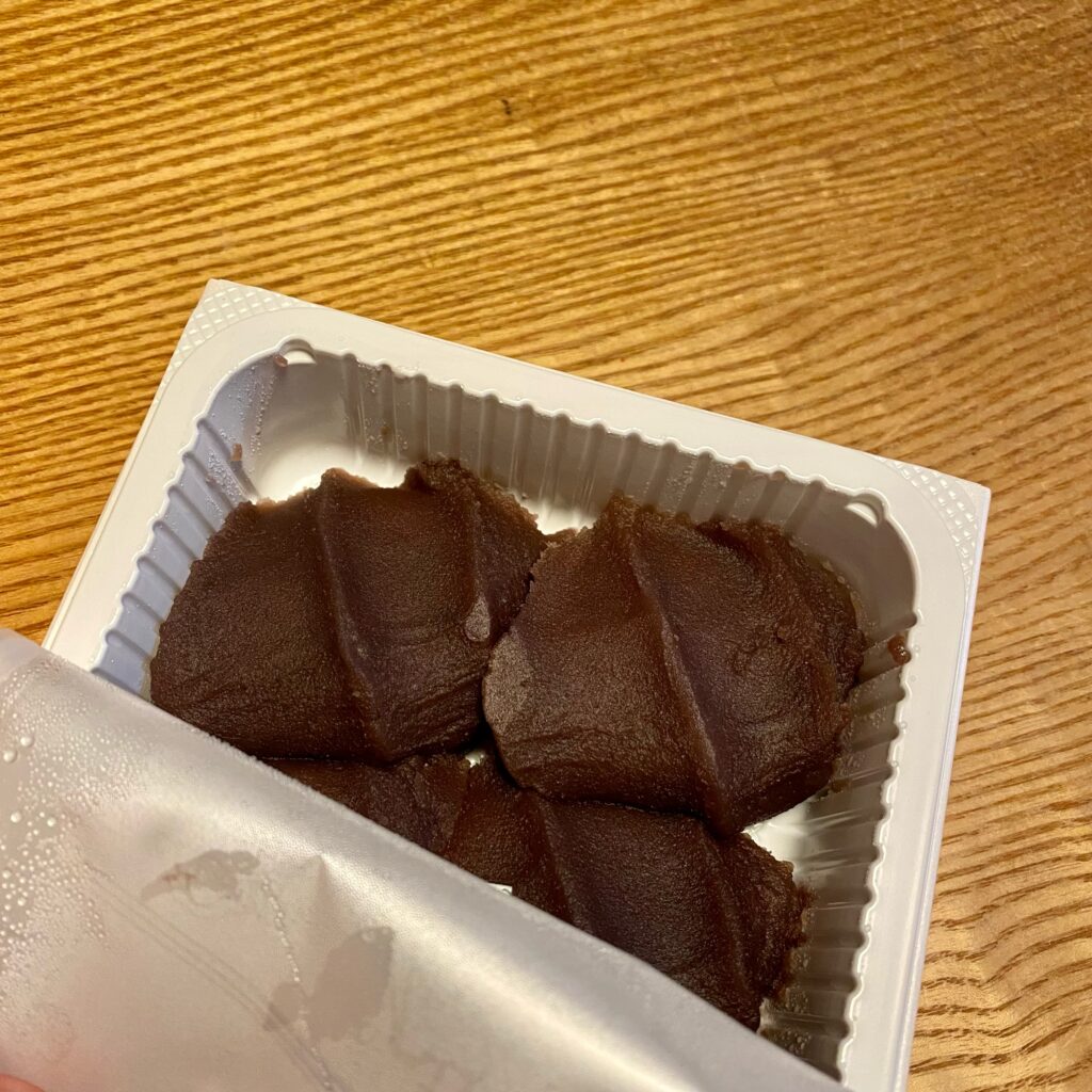 伊勢で食べた赤福餅