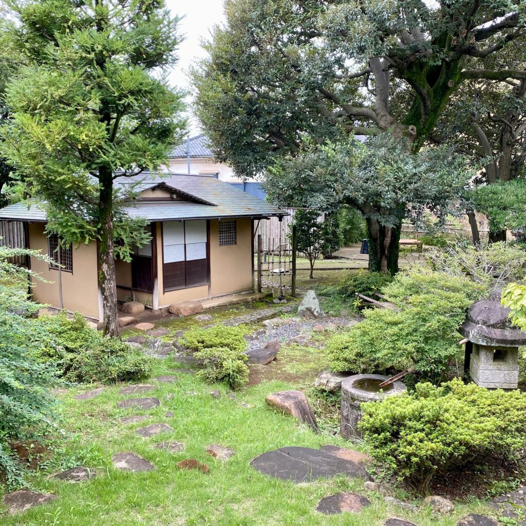 障子と畳が残る旧山崎家別邸の9畳客間