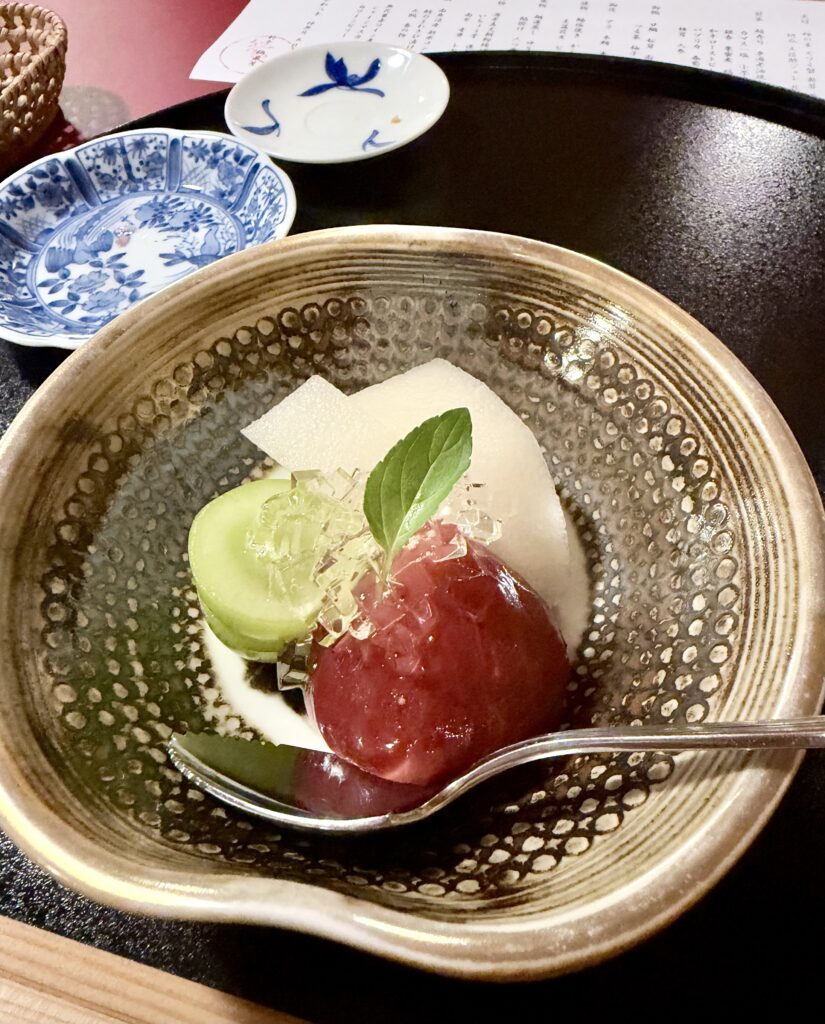 新潟古町の鍋茶屋で供された果物とジュレのデザート