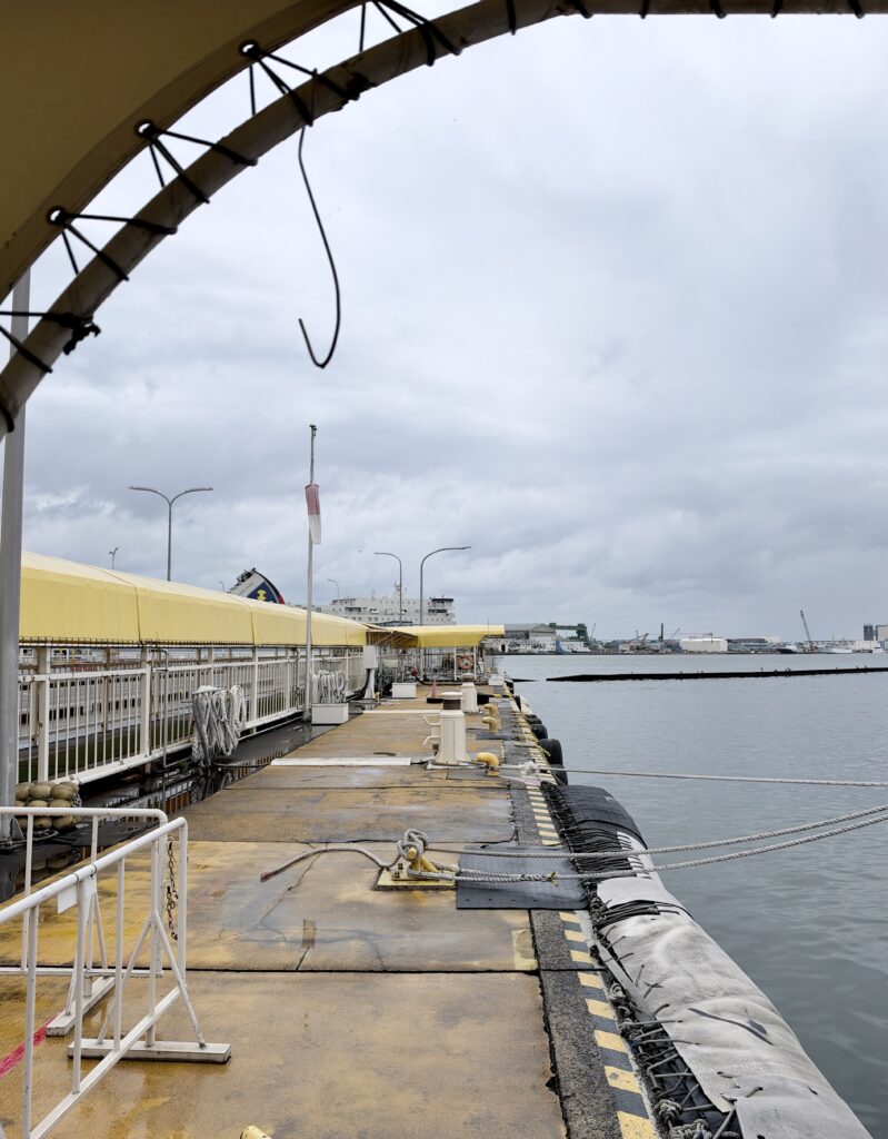 新潟港から佐渡へ向かうジェットフォイル乗り場