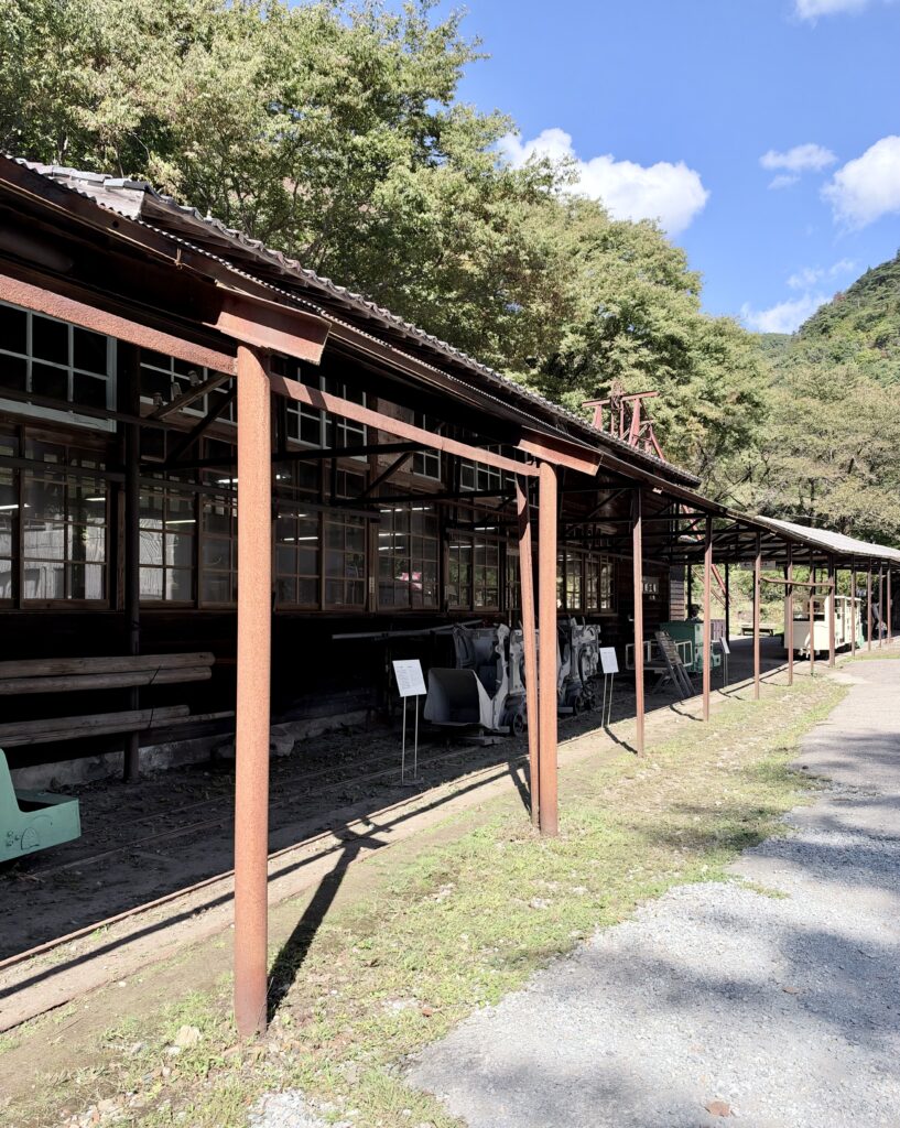 佐渡金山に残る近代鉱業の建物と機械設備