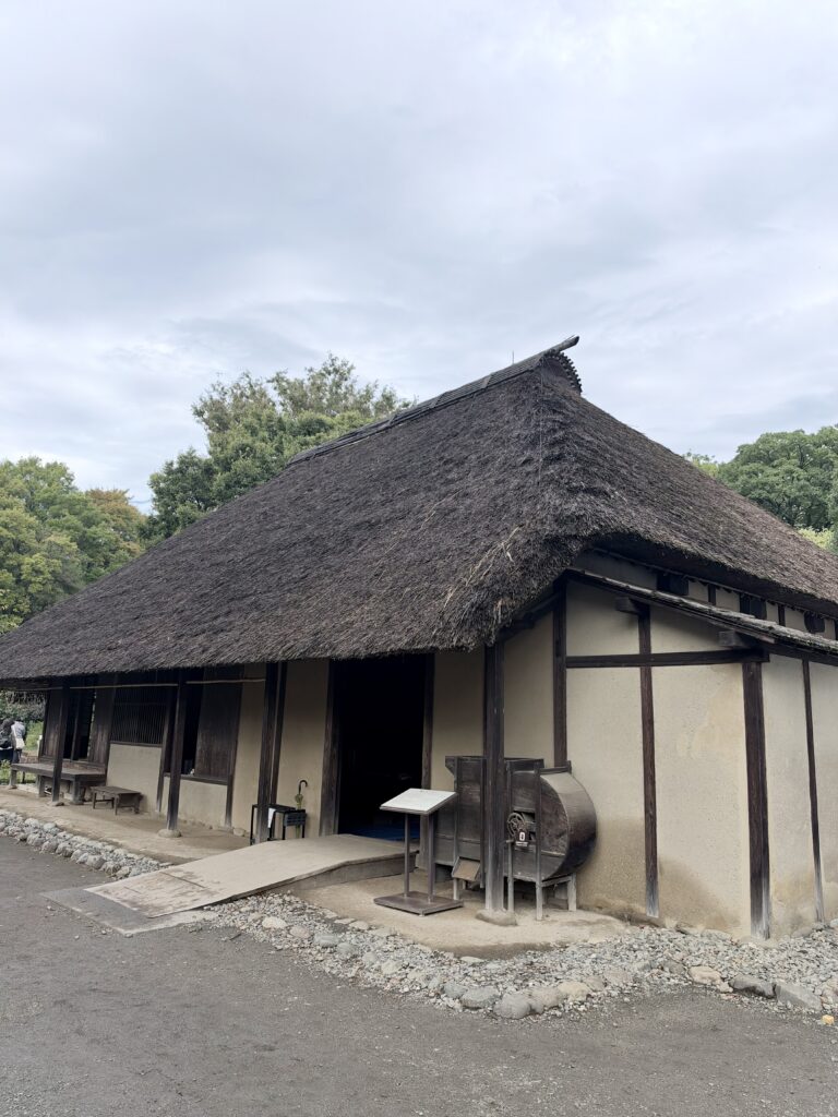 江戸東京たてもの園の吉野家の茅葺き屋根