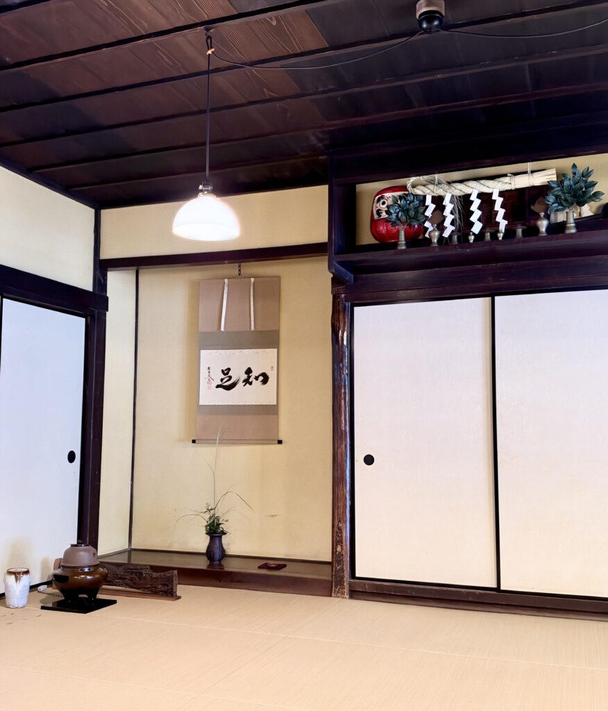 万徳旅館内部に設けられた東京大茶会の茶席