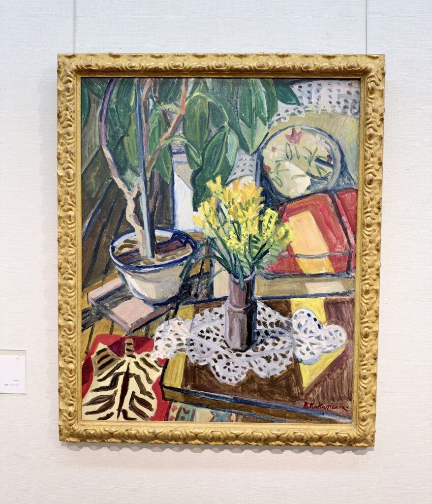 植木鉢や花、室内の調度を描いた中村研一の作品